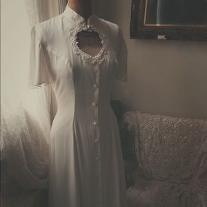 Vintage dress with lace neckline collar Victorian